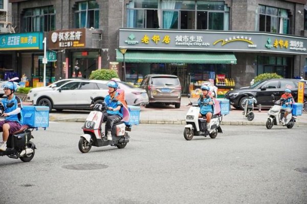 配资平台排行榜第一名 小店在淘宝闪购迎来新机遇，超6.4万商家创下生意高峰